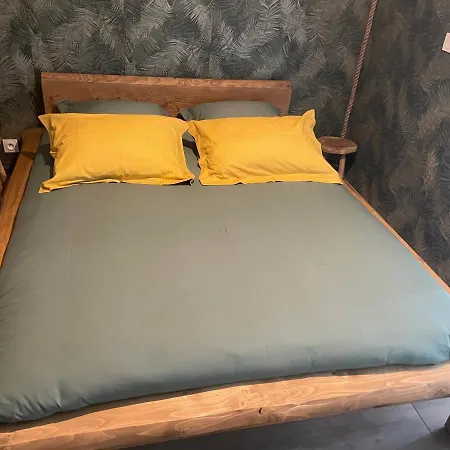 Apartment Jacuzzi Sacquenville